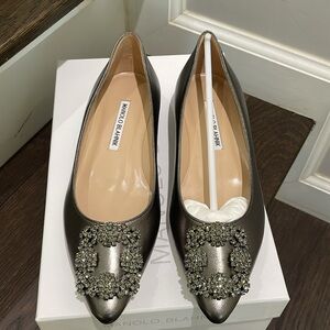 Manolo Blahnik Hangisi Flats, 36, Grey, leather
